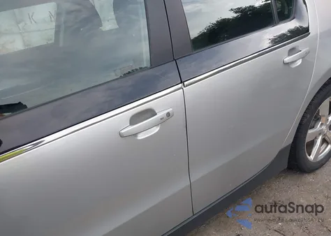 2012 Chevrolet Volt из США, поврежденный, VIN 1G1RE6E4XCU124371